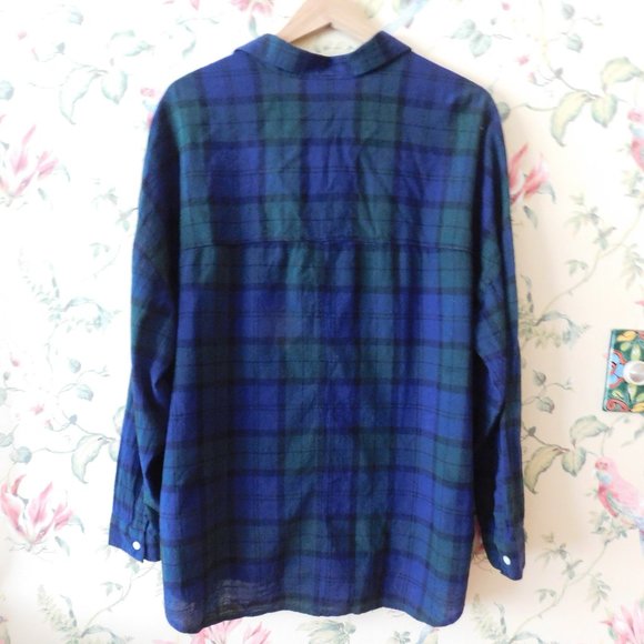 🎨 Oversized Artists Shirt - Picture 8 of 10